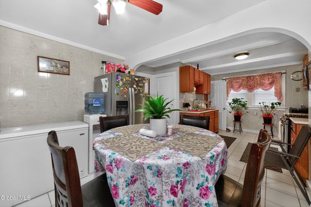 1064 Lexington Avenue, Schenectady, NY 12309