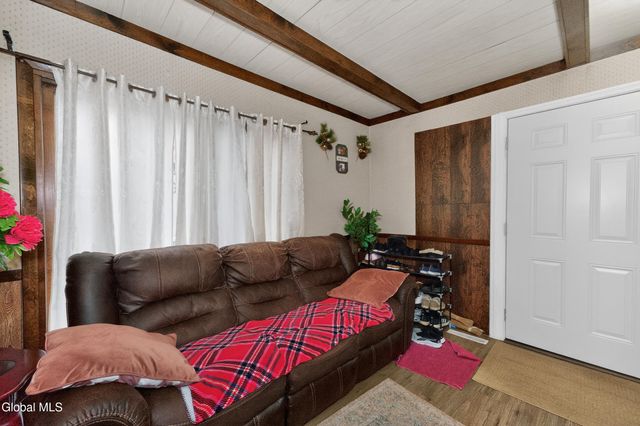 1064 Lexington Avenue, Schenectady, NY 12309