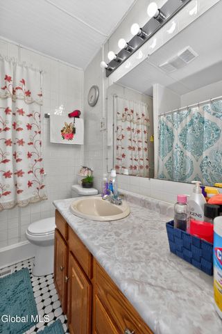 1064 Lexington Avenue, Schenectady, NY 12309