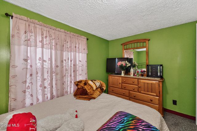 1064 Lexington Avenue, Schenectady, NY 12309