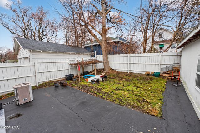 1064 Lexington Avenue, Schenectady, NY 12309