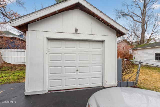 1064 Lexington Avenue, Schenectady, NY 12309