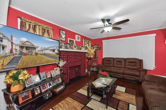 1064 Lexington Avenue, Schenectady, NY 12309