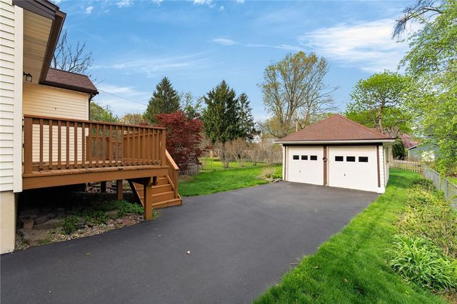 150 Deerfield Drive, Irondequoit, NY 14609