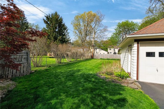 150 Deerfield Drive, Irondequoit, NY 14609