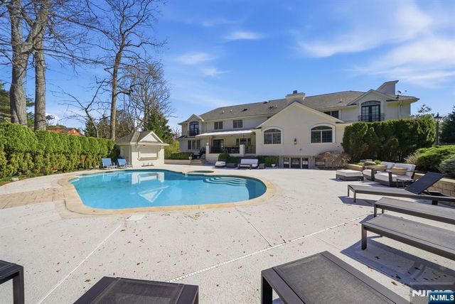 257 Truman Drive, Cresskill, NJ 07626