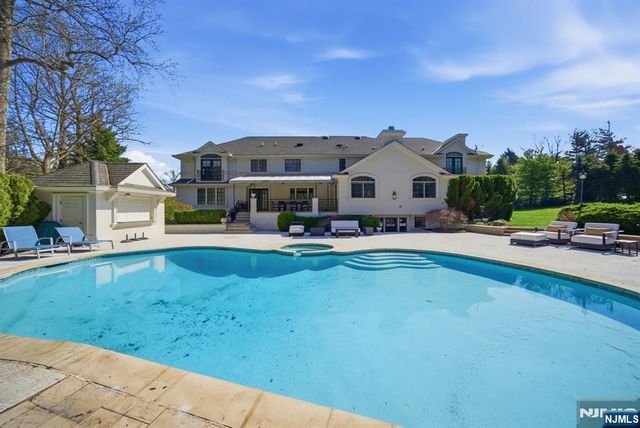 257 Truman Drive, Cresskill, NJ 07626
