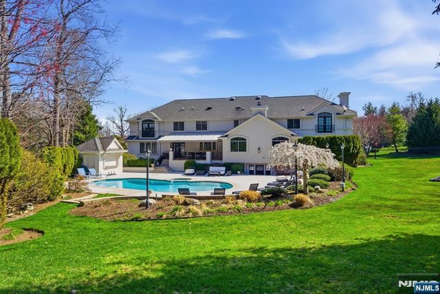257 Truman Drive, Cresskill, NJ 07626