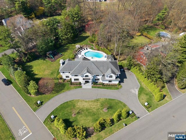 257 Truman Drive, Cresskill, NJ 07626