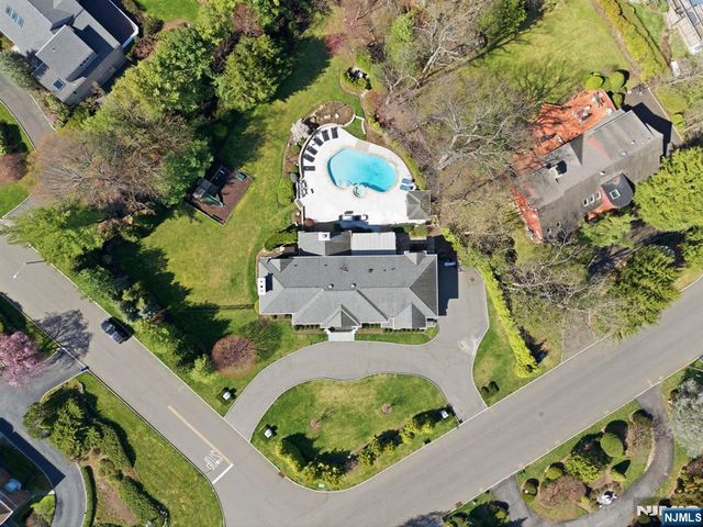 257 Truman Drive, Cresskill, NJ 07626