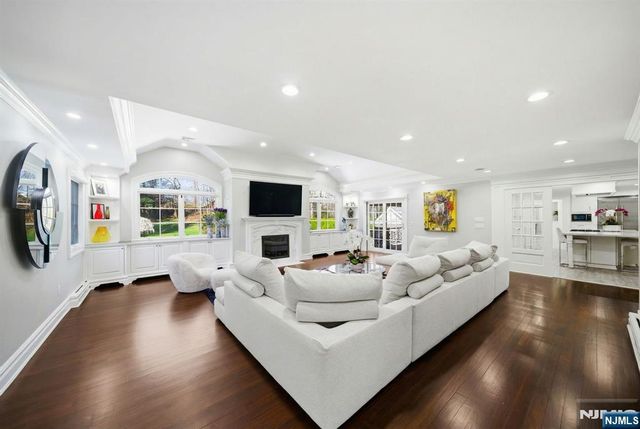 257 Truman Drive, Cresskill, NJ 07626