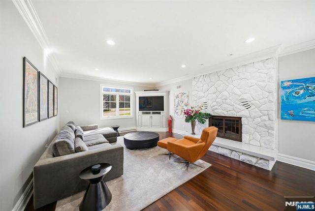 257 Truman Drive, Cresskill, NJ 07626