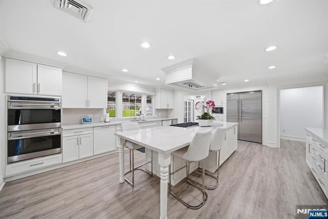 257 Truman Drive, Cresskill, NJ 07626