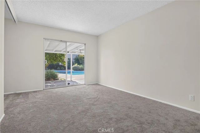 7928 Owensmouth, Canoga Park, CA 91304