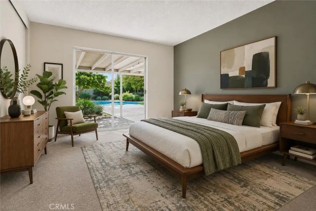 7928 Owensmouth, Canoga Park, CA 91304