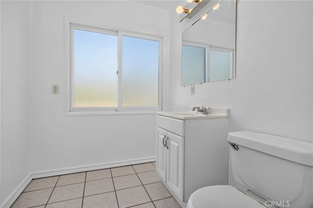 7928 Owensmouth, Canoga Park, CA 91304