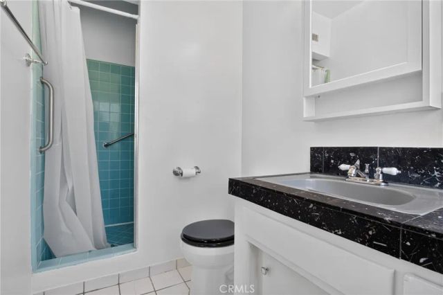 7928 Owensmouth, Canoga Park, CA 91304