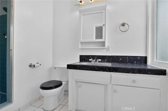 7928 Owensmouth, Canoga Park, CA 91304