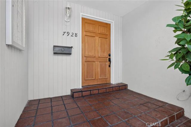 7928 Owensmouth, Canoga Park, CA 91304