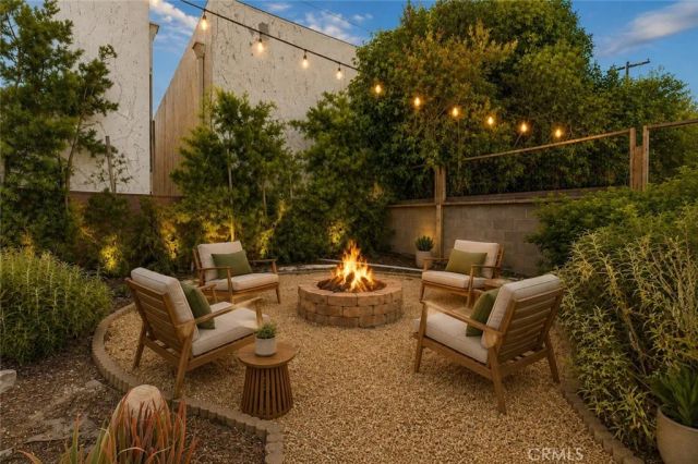 7928 Owensmouth, Canoga Park, CA 91304
