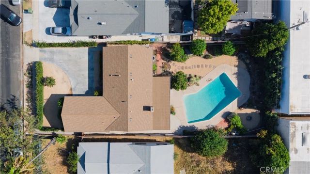 7928 Owensmouth, Canoga Park, CA 91304