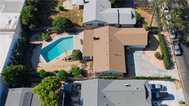 7928 Owensmouth, Canoga Park, CA 91304