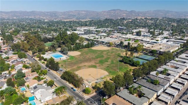 7928 Owensmouth, Canoga Park, CA 91304