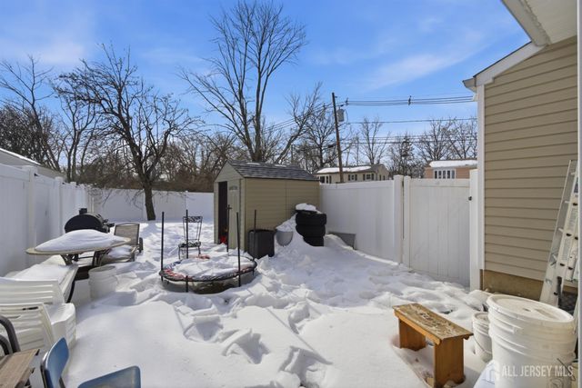 54 E Pennsylvania Avenue, Avenel, NJ 07001