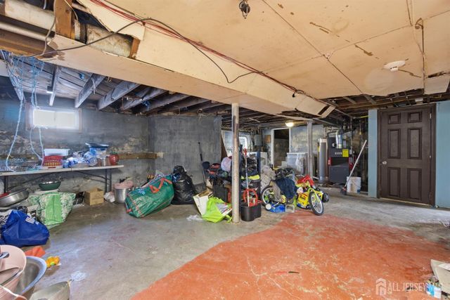 54 E Pennsylvania Avenue, Avenel, NJ 07001