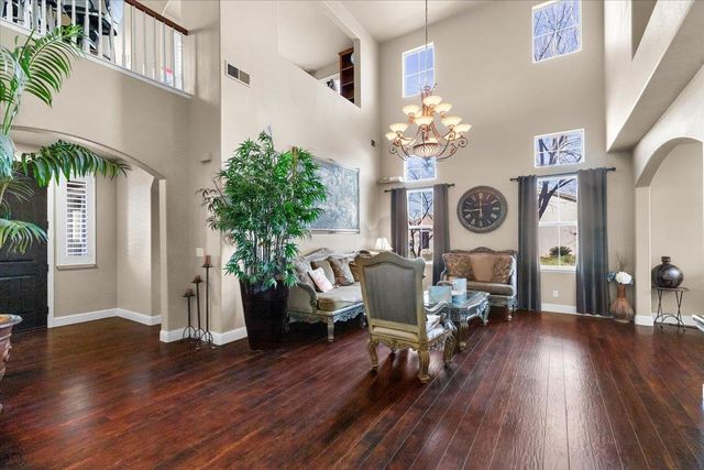 4020 Calistoga, Modesto, CA 95356