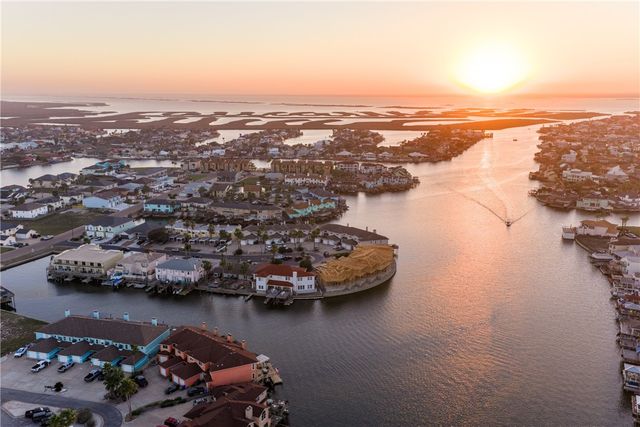 15418 GRASS CAY Ct A, Corpus Christi, TX 78418