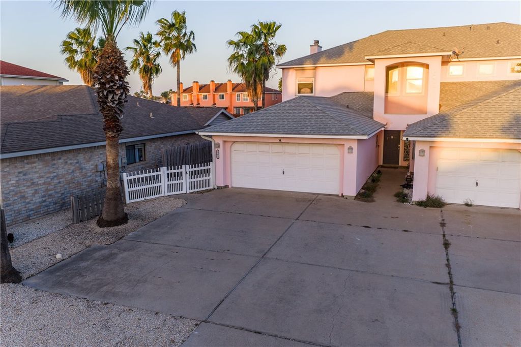 15418 GRASS CAY Ct A, Corpus Christi, TX 78418