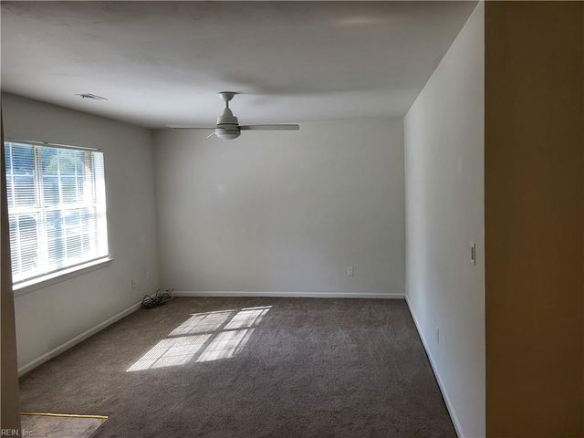 6057 Camellia Dr Apt A, Suffolk, VA 23435