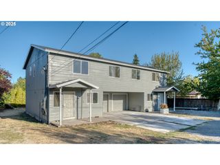 7323 Se CRYSTAL SPRINGS Blvd, Portland, OR 97206