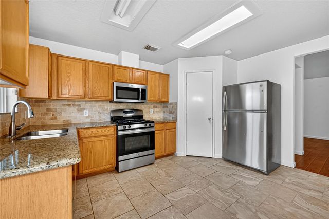 19439 Hillside Springs Circle, Houston, TX 77084
