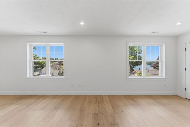 36 Colonial Rd., Webster, MA 01570