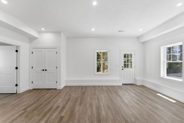 36 Colonial Rd., Webster, MA 01570