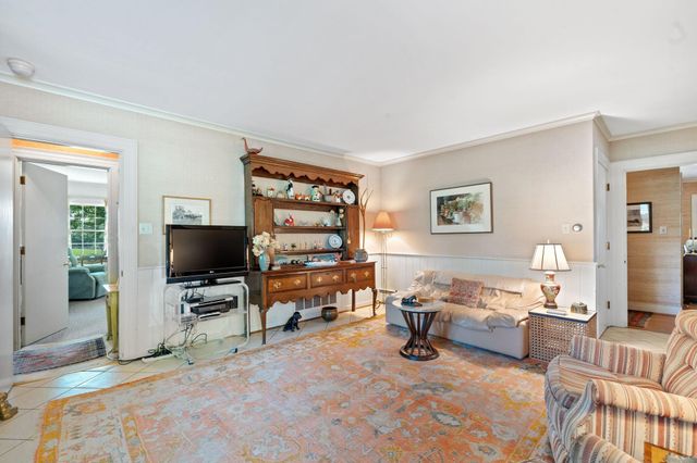 4036 N Cleveland Road, Lexington, KY 40516