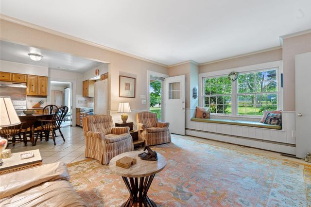 4036 N Cleveland Road, Lexington, KY 40516