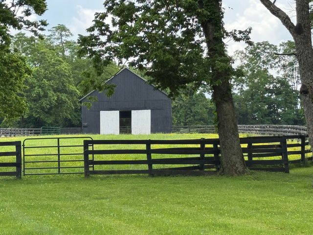 4036 N Cleveland Road, Lexington, KY 40516