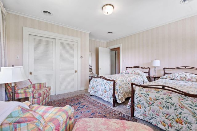 4036 N Cleveland Road, Lexington, KY 40516