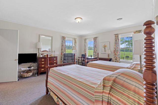 4036 N Cleveland Road, Lexington, KY 40516