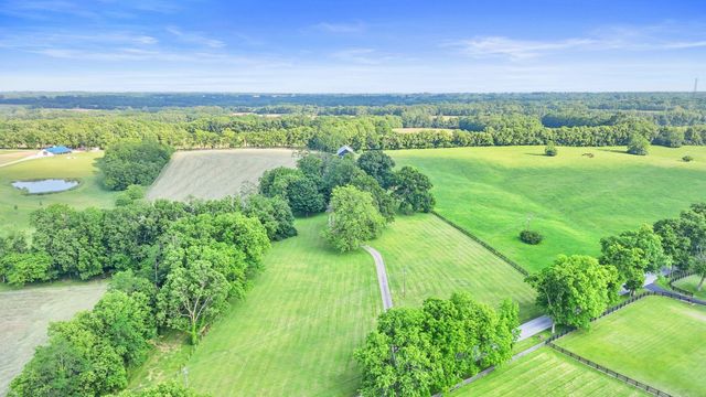 4036 N Cleveland Road, Lexington, KY 40516