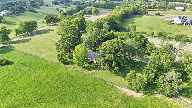 4036 N Cleveland Road, Lexington, KY 40516