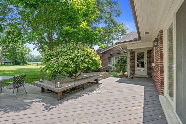 4036 N Cleveland Road, Lexington, KY 40516