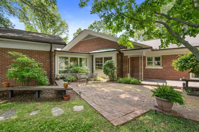 4036 N Cleveland Road, Lexington, KY 40516