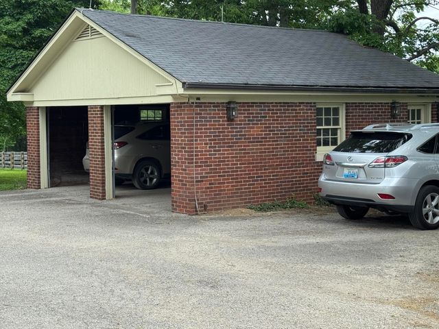 4036 N Cleveland Road, Lexington, KY 40516