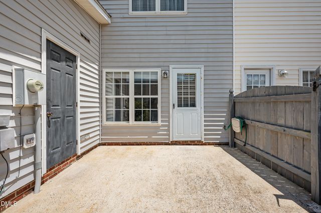 329 Commons Drive, Holly Springs, NC 27540