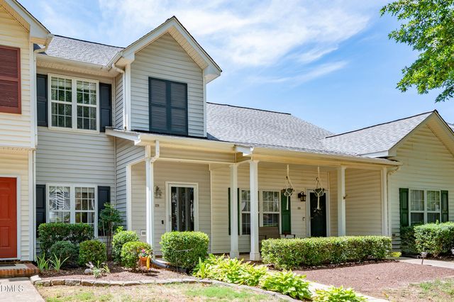 329 Commons Drive, Holly Springs, NC 27540