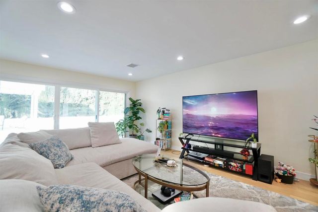 11202 Promesa Drive, San Diego, CA 92124